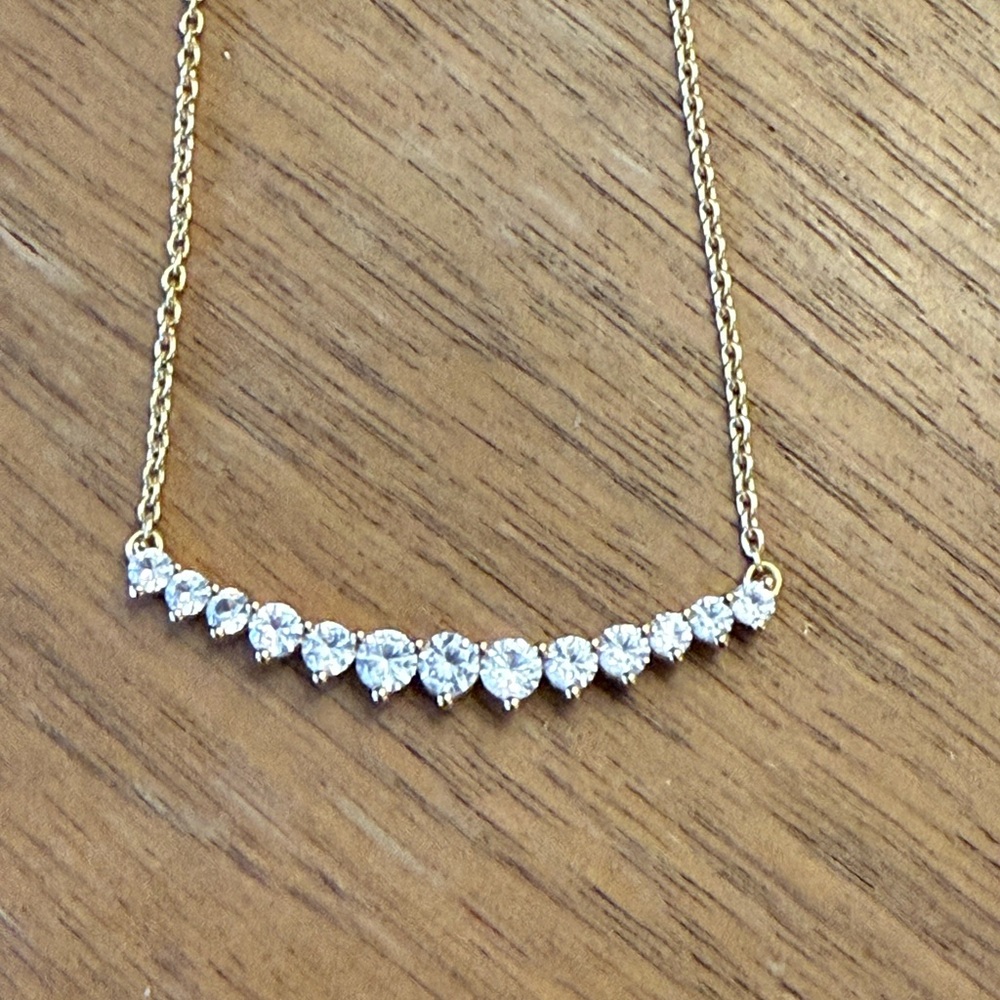 Elegant Gold and Sapphire Necklace